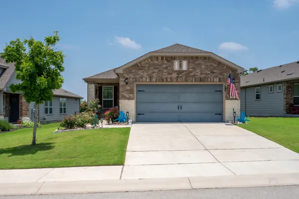 Property Slideshow image 2 of 35 | 202 yorktown st, Georgetown, TX, 78633