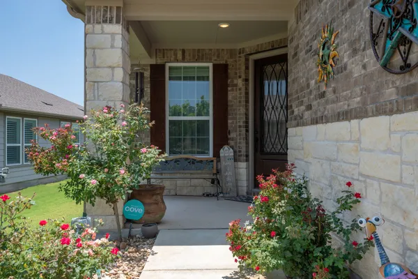 Property Slideshow image 3 of 35 | 202 yorktown st, Georgetown, TX, 78633