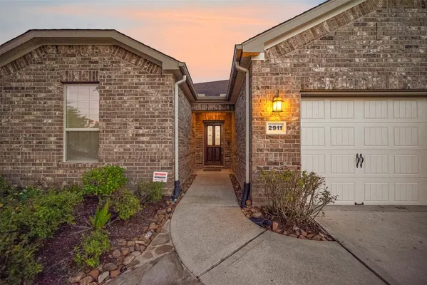 Property Slideshow image 2 of 41 | 2911 bur oak ct, Richmond, TX, 77469