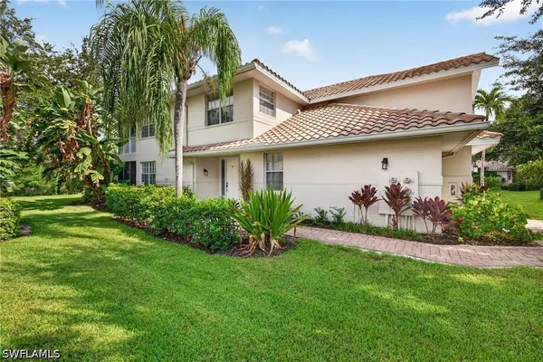 Property Slideshow image 3 of 20 | 25050 ballycastle ct 101, Bonita Springs, FL, 34134
