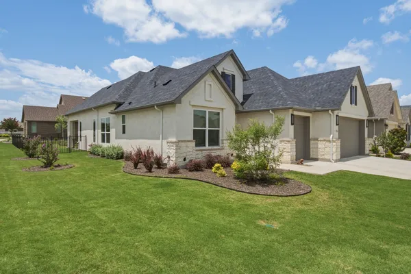 Property Slideshow image 3 of 34 | 8516 ebony way, Denton, TX, 76207