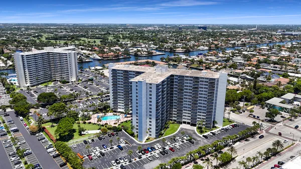 Property Slideshow image 3 of 45 | 3300 ne 36th st 822, Fort Lauderdale, FL, 33308