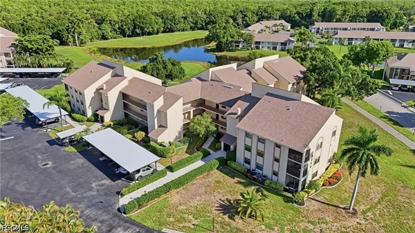 Property Slideshow image 2 of 33 | 13240 white marsh ln 8, Fort Myers, FL, 33912