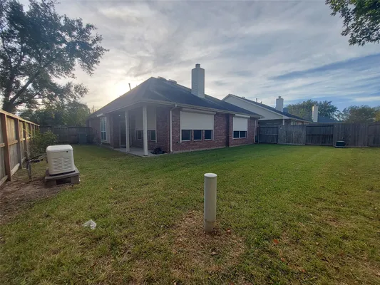 Property Slideshow image 2 of 46 | 1601 n lago vista ct, Pearland, TX, 77581