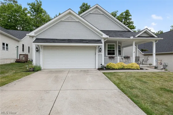 Property Slideshow image 2 of 33 | 18340 crystal lakes dr, North Royalton, OH, 44133