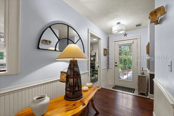 Property Slideshow image 3 of 37 | 25 fernwood ct, Hilton Head Island, SC, 29926