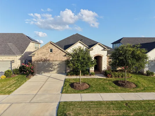 Property Slideshow image 3 of 37 | 28913 autumn shore dr, Fulshear, TX, 77441