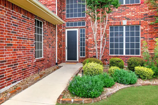 Property Slideshow image 3 of 30 | 8713 franklin dr, Denton, TX, 76207