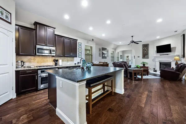 Property Slideshow image 3 of 33 | 8641 gracewood dr, Mckinney, TX, 75070