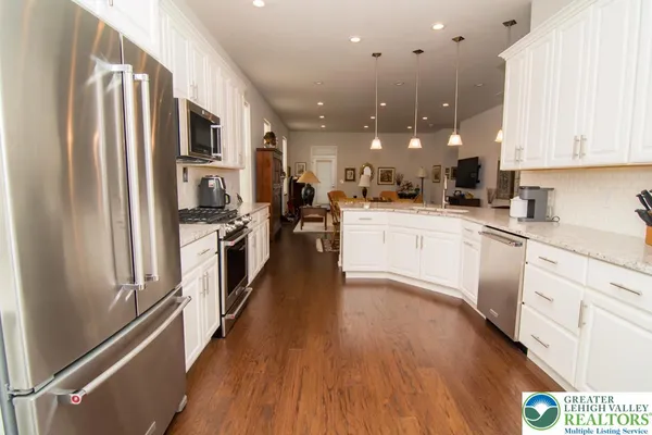 Property Slideshow image 2 of 61 | 4068 rutz, South Whitehall Twp, PA, 18104
