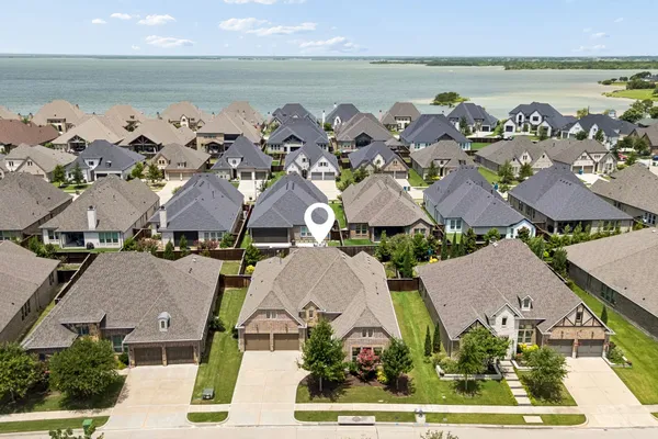 Property Slideshow image 2 of 40 | 8116 tramore, The Colony, TX, 75056