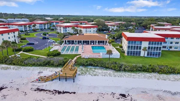 Property Slideshow image 3 of 29 | 5400 highway a1a h3, Vero Beach, FL, 32963