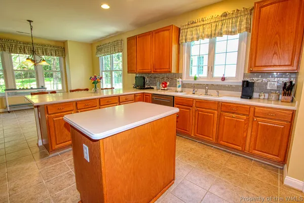 Property Slideshow image 3 of 28 | 4772 winterberry ct, Williamsburg, VA, 23188