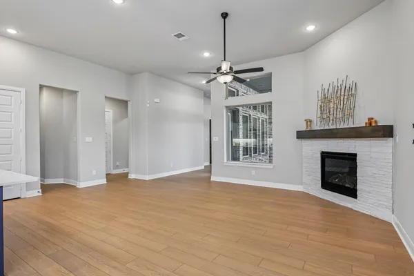 Property Slideshow image 2 of 33 | 4817 forest crest pkwy, Arlington, TX, 76005