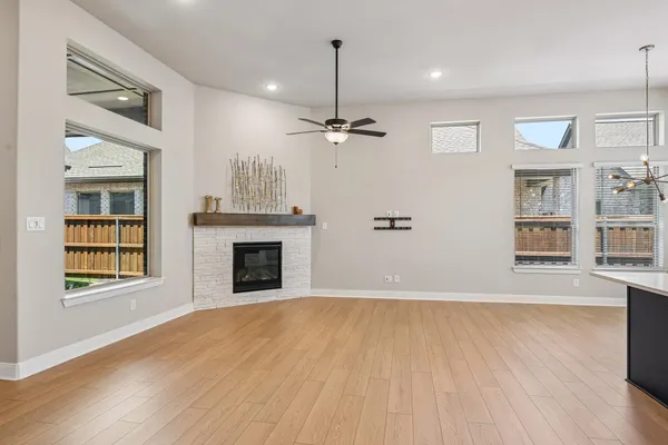 Property Slideshow image 3 of 33 | 4817 forest crest pkwy, Arlington, TX, 76005