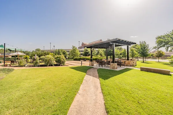 Property Slideshow image 2 of 35 | 1735 wittington pl 3206, Farmers Branch, TX, 75234
