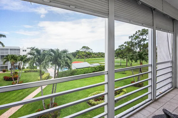 Property Slideshow image 2 of 38 | 6850 10th ave 313, ,, FL, 33467