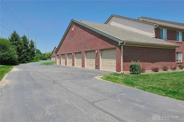 Property Slideshow image 2 of 25 | 1756 waterstone blvd 101, Washington Twp, OH, 45342
