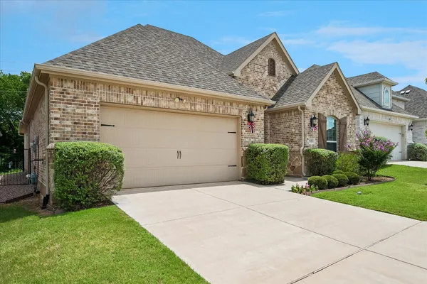 Property Slideshow image 2 of 40 | 5020 esplanade blvd, Highland Village, TX, 75077