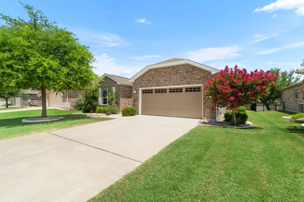 Property Slideshow image 3 of 38 | 16 acacia way, Georgetown, TX, 78633