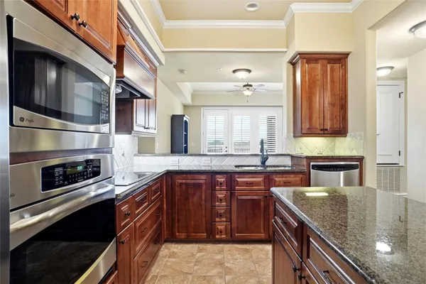 Property Slideshow image 2 of 19 | 301 watermere dr 414, Southlake, TX, 76092