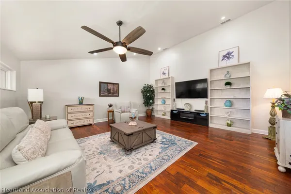 Property Slideshow image 2 of 50 | 109 crestview ct, Lake Placid, FL, 33852