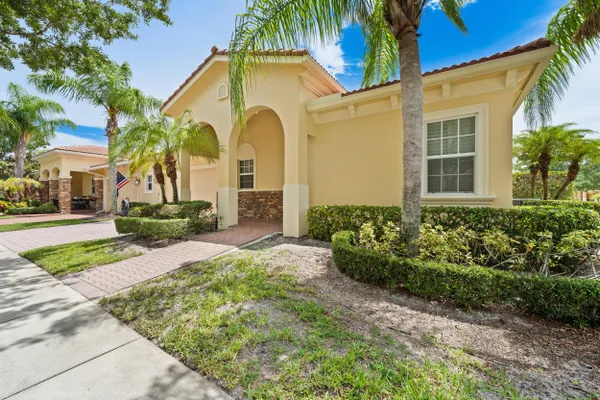 Property Slideshow image 2 of 43 | 10117 sw canossa way, Port St Lucie, FL, 34986