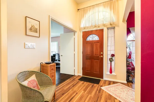 Property Slideshow image 3 of 22 | 3722 s peach hollow cir, Pearland, TX, 77584