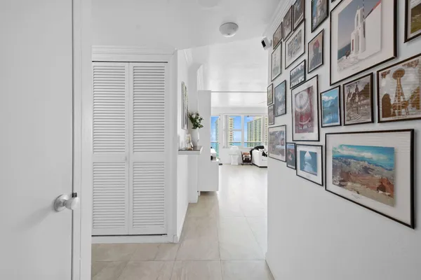 Property Slideshow image 3 of 24 | 3333 ne 34th st 1414, Fort Lauderdale, FL, 33308