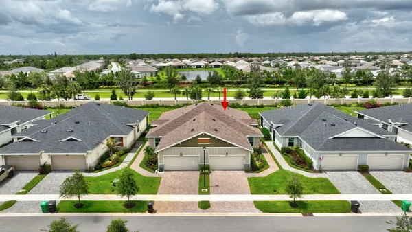 Property Slideshow image 2 of 45 | 2057 se crosswood way, Port St Lucie, FL, 34984