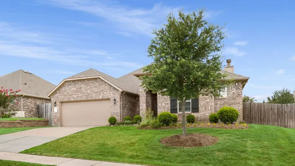 Property Slideshow image 2 of 28 | 6023 kittian bay ct, Conroe, TX, 77304