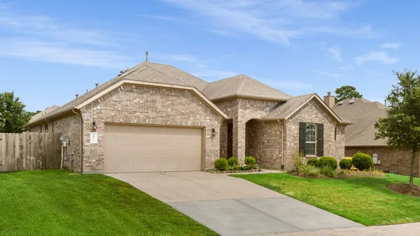 Property Slideshow image 3 of 28 | 6023 kittian bay ct, Conroe, TX, 77304