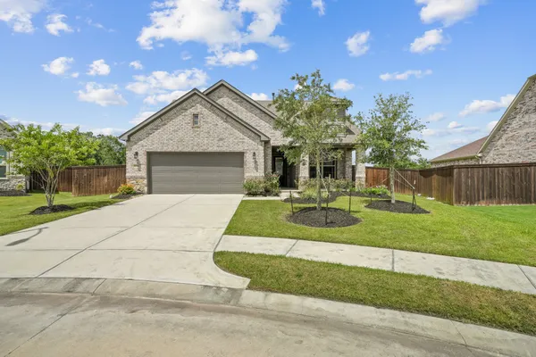 Property Slideshow image 2 of 29 | 5739 bobwhite trl, Manvel, TX, 77578