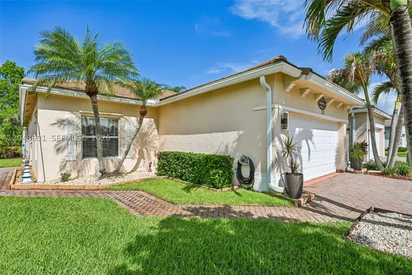 Property Slideshow image 2 of 35 | 322 sw tomoka springs dr, Port St Lucie, FL, 34986