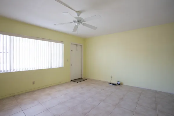 Property Slideshow image 2 of 16 | 3160 lake osborne dr 108, ,, FL, 33461