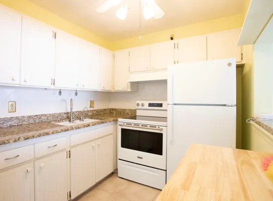 Property Slideshow image 3 of 16 | 3160 lake osborne dr 108, ,, FL, 33461