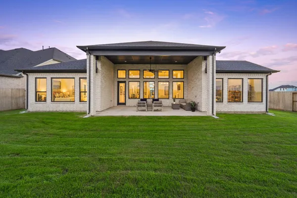 Property Slideshow image 2 of 31 | 5033 wildtree crk, Magnolia, TX, 77316