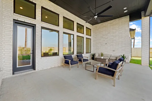 Property Slideshow image 3 of 31 | 5033 wildtree crk, Magnolia, TX, 77316