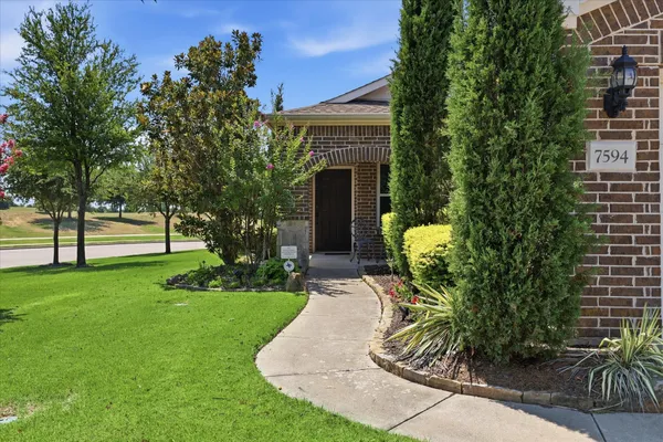 Property Slideshow image 2 of 39 | 7594 trull brook ln, Frisco, TX, 75036