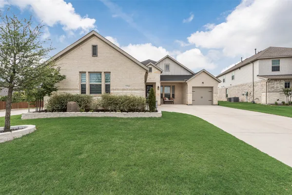 Property Slideshow image 2 of 26 | 2701 bluewood ln, Mansfield, TX, 76063
