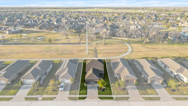 Property Slideshow image 2 of 46 | 3242 golden eagle way, Richmond, TX, 77469