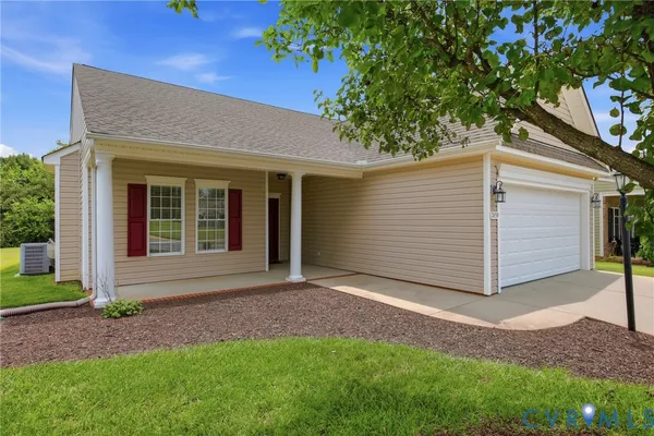 Property Slideshow image 2 of 30 | 7439 settlers ridge ct, Richmond, VA, 23231