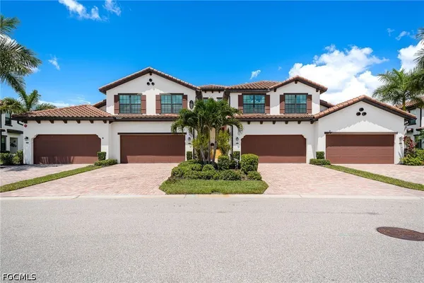 Property Slideshow image 2 of 48 | 12027 hawthorn lake dr 202, Fort Myers, FL, 33913