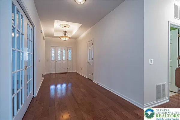 Property Slideshow image 3 of 42 | 9 devonshire dr, Easton, PA, 18045