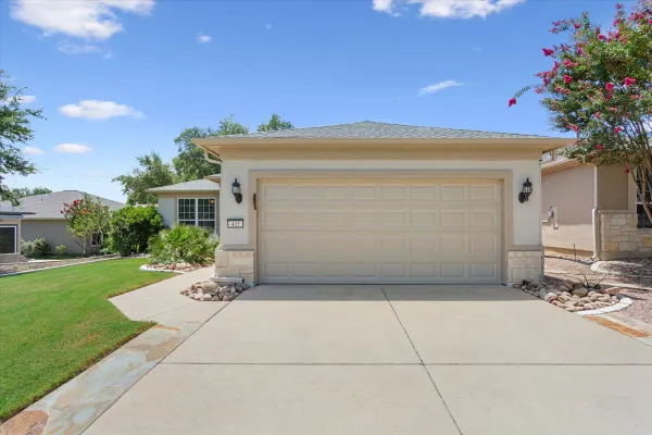 Property Slideshow image 3 of 39 | 405 fort griffin trl, Georgetown, TX, 78633