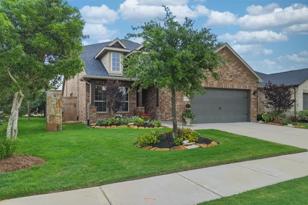 Property Slideshow image 3 of 36 | 5803 pedernales bend ln, Fulshear, TX, 77441