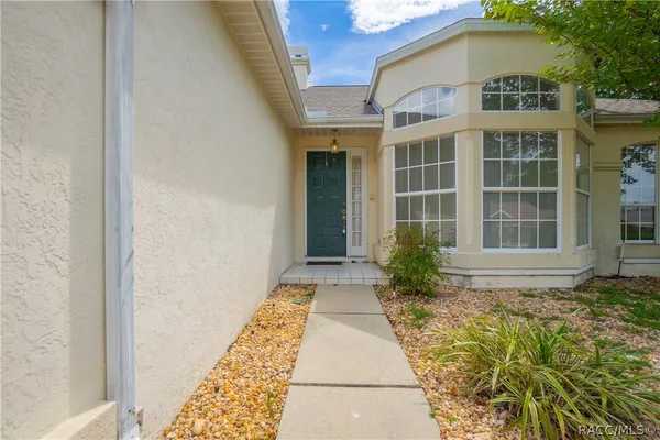 Property Slideshow image 2 of 38 | 1635 n marlborough loop, Crystal River, FL, 34429