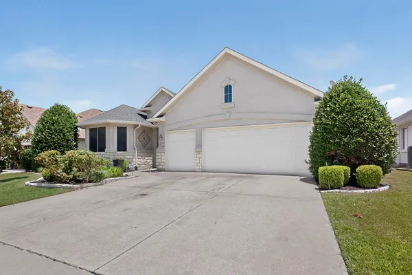 Property Slideshow image 2 of 34 | 9121 perimeter st, Denton, TX, 76207
