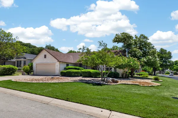 Property Slideshow image 2 of 38 | 201 whispering wind dr, Georgetown, TX, 78633