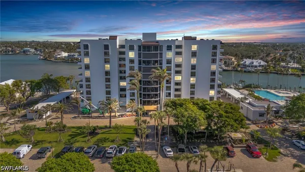 Property Slideshow image 2 of 48 | 2400 gulf shore blvd 603, Naples, FL, 34103